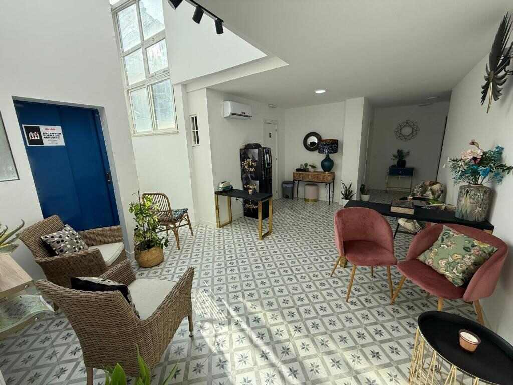 Welcoming reception lounge